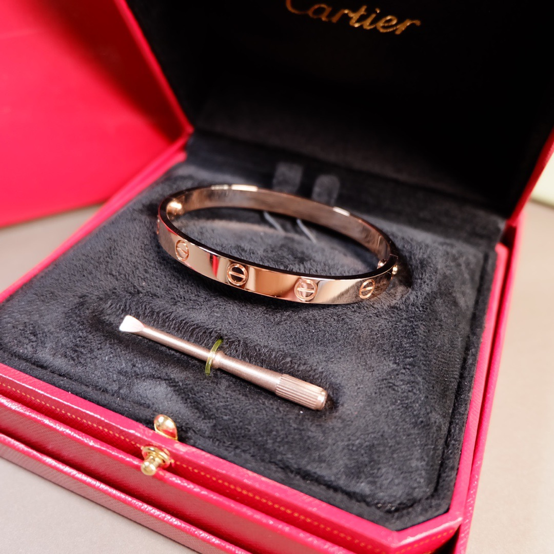 Cartier经典款LOVE四鉆手鐲