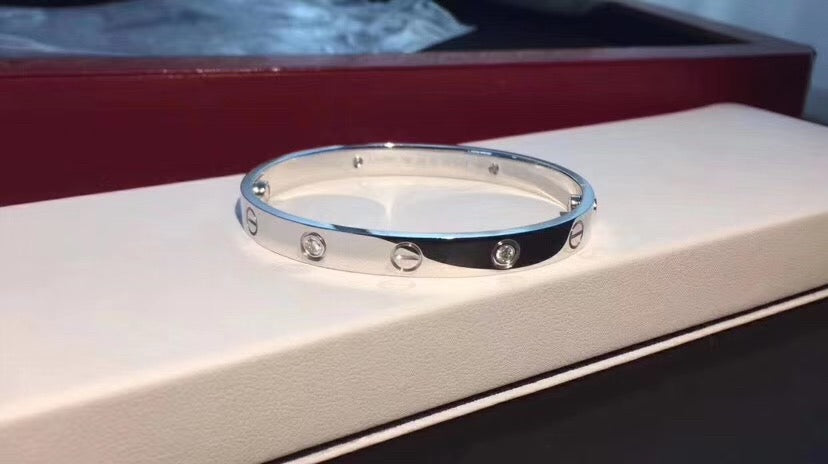 Cartier经典款LOVE四鉆手鐲