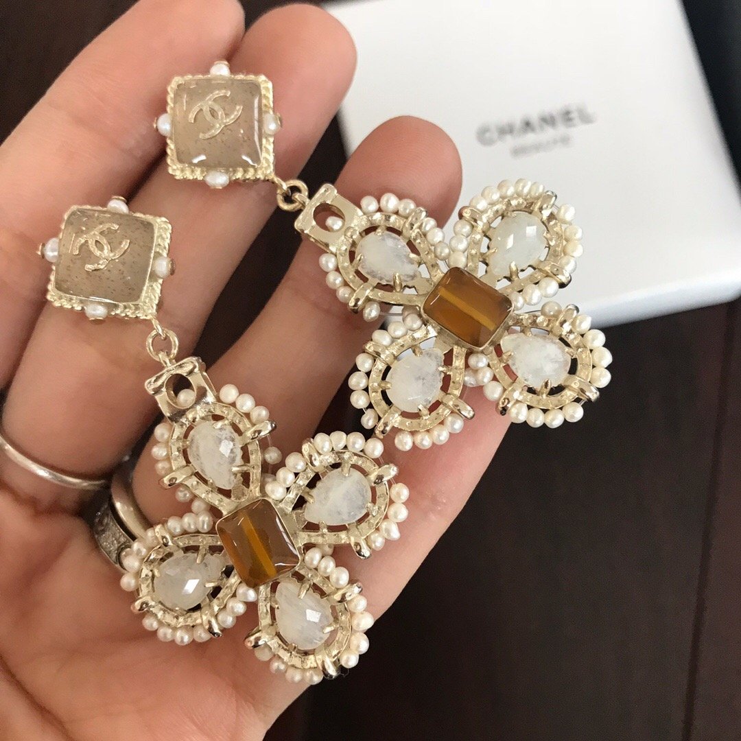 Chanel四葉月光石耳釘和項鏈